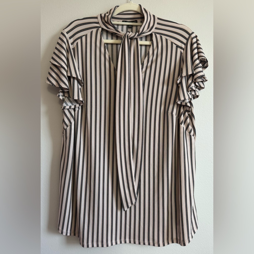 Adrianna Papell Women’s Striped Tie at Neck Flutter Short Sleeve Blouse Size 1X